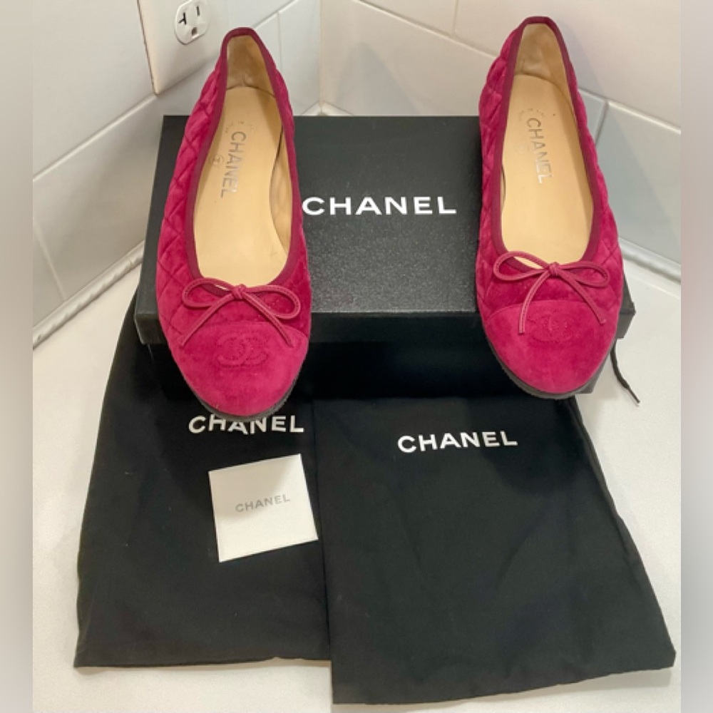 Chanel Quilted Suede Calfskin Dark Pink Ballerina Flats SZ 38.5B - Gorgeous!
